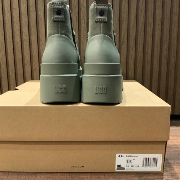 UGG Green Platform Boots - Picture 5 of 8